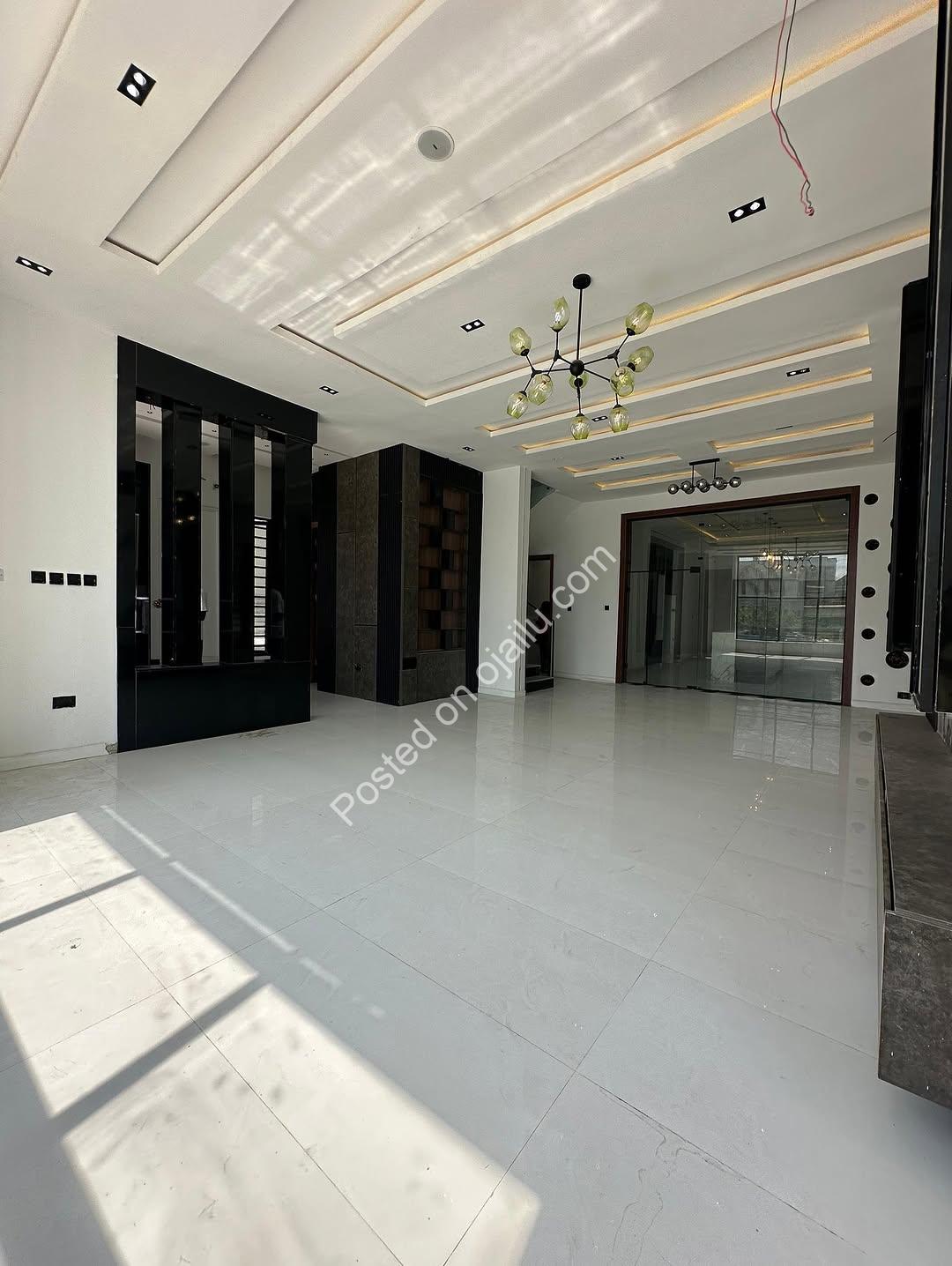 Stunning 5-Bed Duplex in Lekki’s Premier Estate