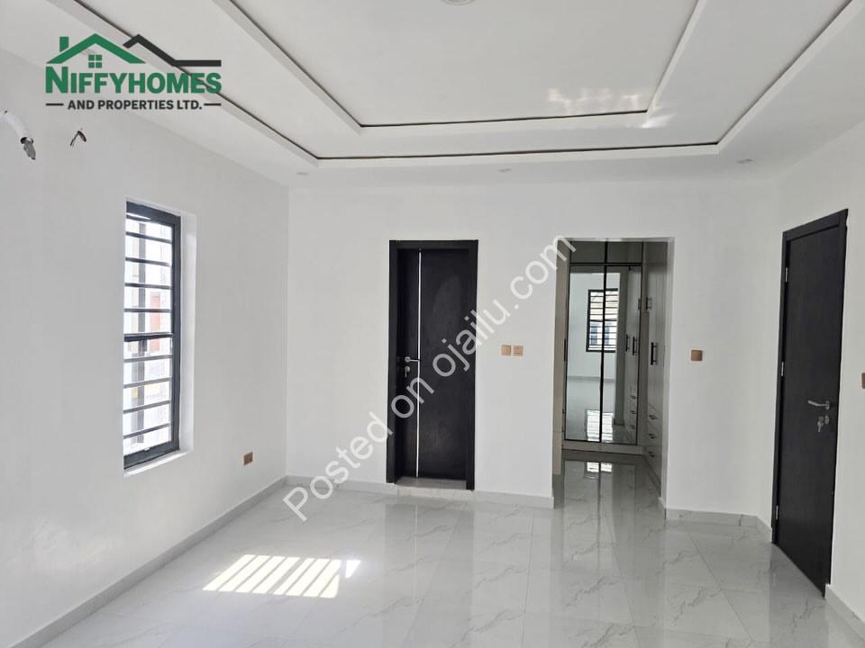 Sangotedo’s Finest: 4-Bed Semi-Detached with BQ