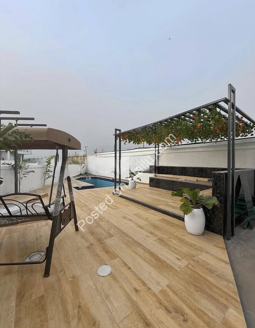 Elegant 5-Bedroom Haven in Prime Lekki