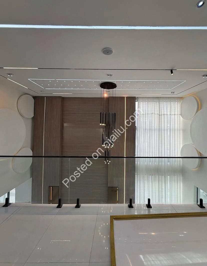 Elegant 5-Bedroom Haven in Prime Lekki