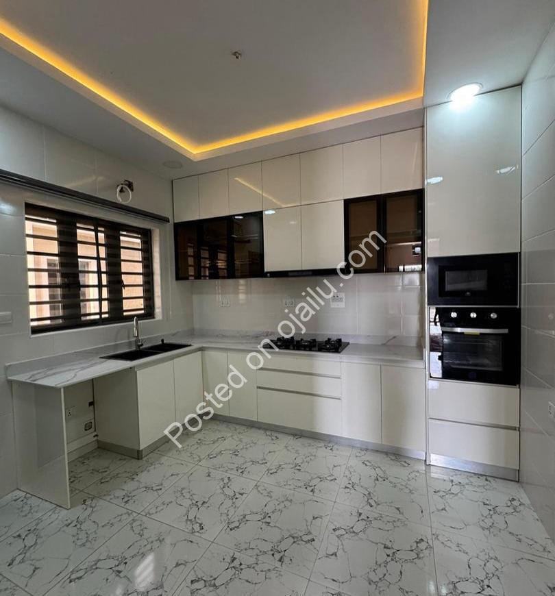 Elegant 3-Bed Bungalows with Private BQ in Lekki