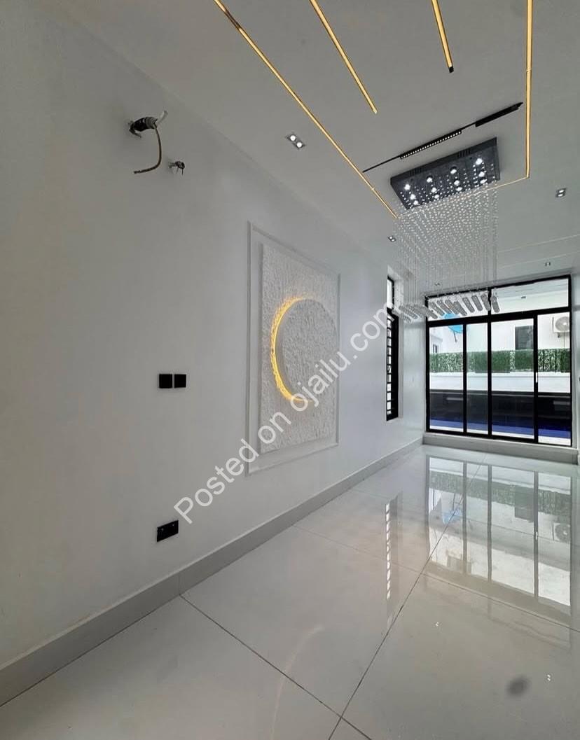 Lekki’s Ultimate 5-Bedroom Smart Home Estate