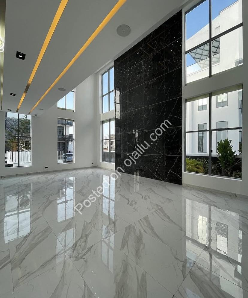 Opulent 5-Bedroom Haven in Prestigious Osapa Lekki