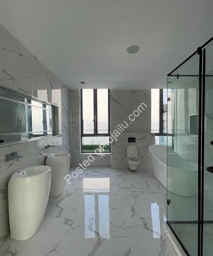 Opulent 5-Bedroom Haven in Prestigious Osapa Lekki