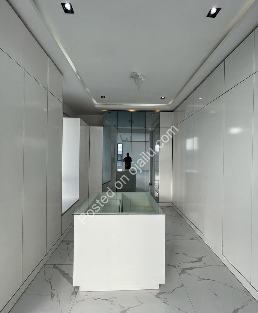 Opulent 5-Bedroom Haven in Prestigious Osapa Lekki