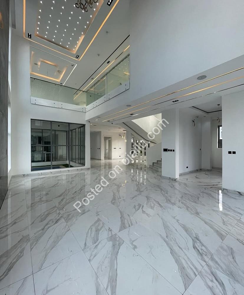 Opulent 5-Bedroom Haven in Prestigious Osapa Lekki