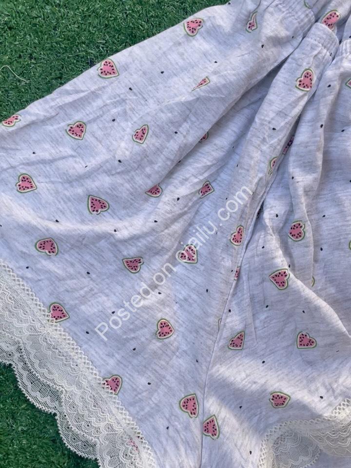 Exquisite 12/14 Designer Dress: Elevate Your Style!