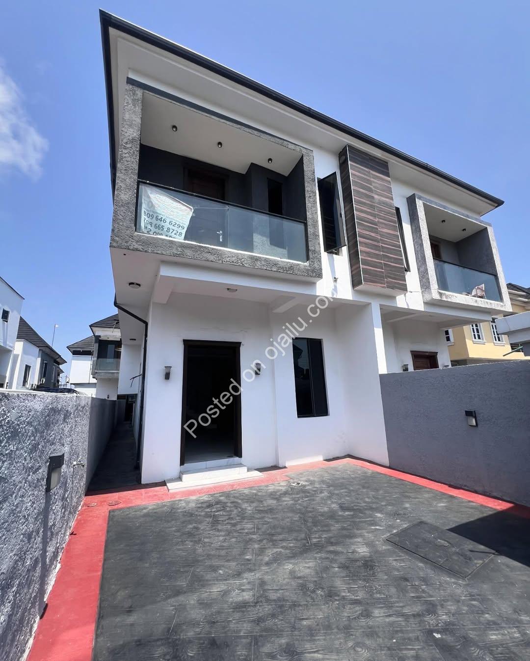 Lagos Luxury: 4-Bed Ensuite Haven in Prime Chevron