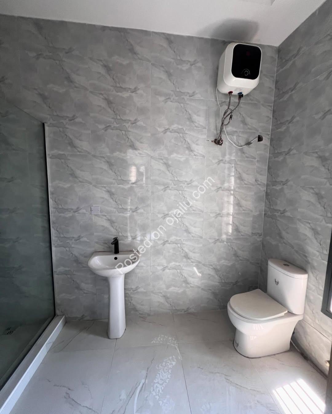 Lagos Luxury: 4-Bed Ensuite Haven in Prime Chevron