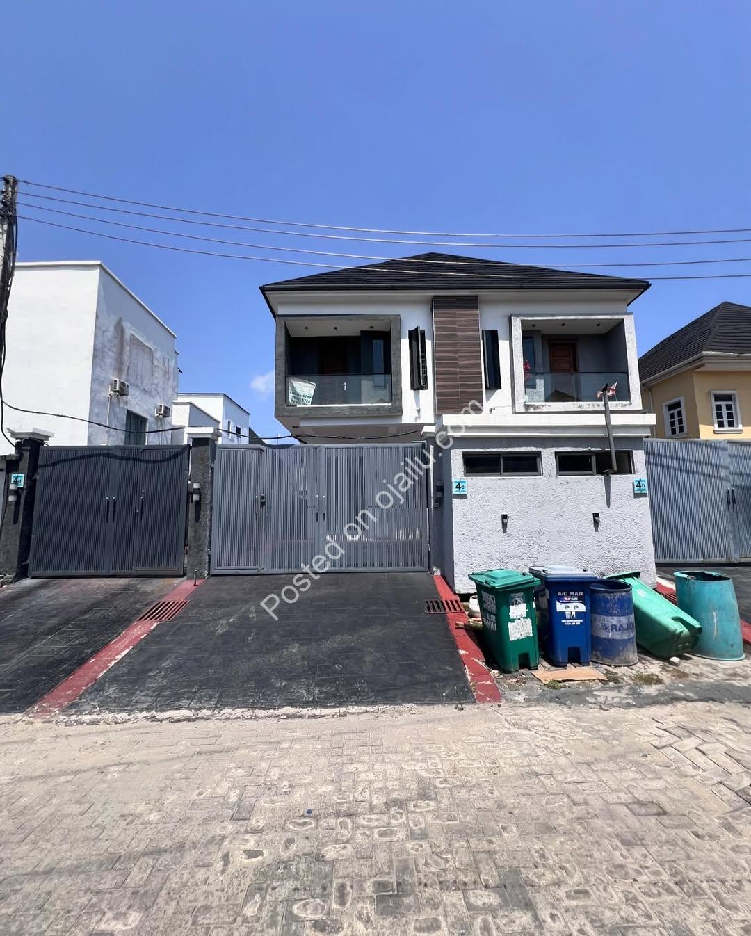 Lagos Luxury: 4-Bed Ensuite Haven in Prime Chevron