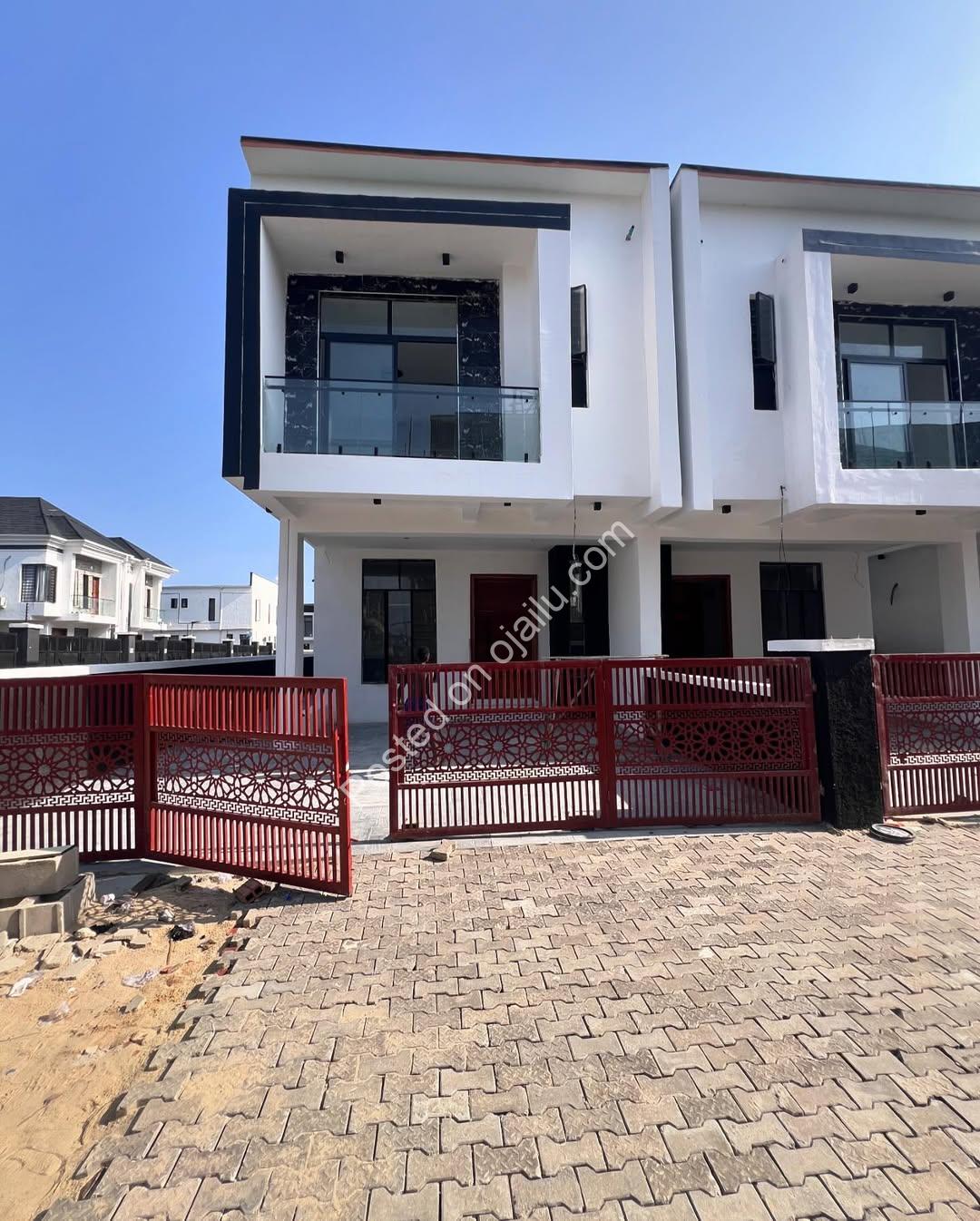 Spacious 4-Bedroom Haven in Prime Lekki