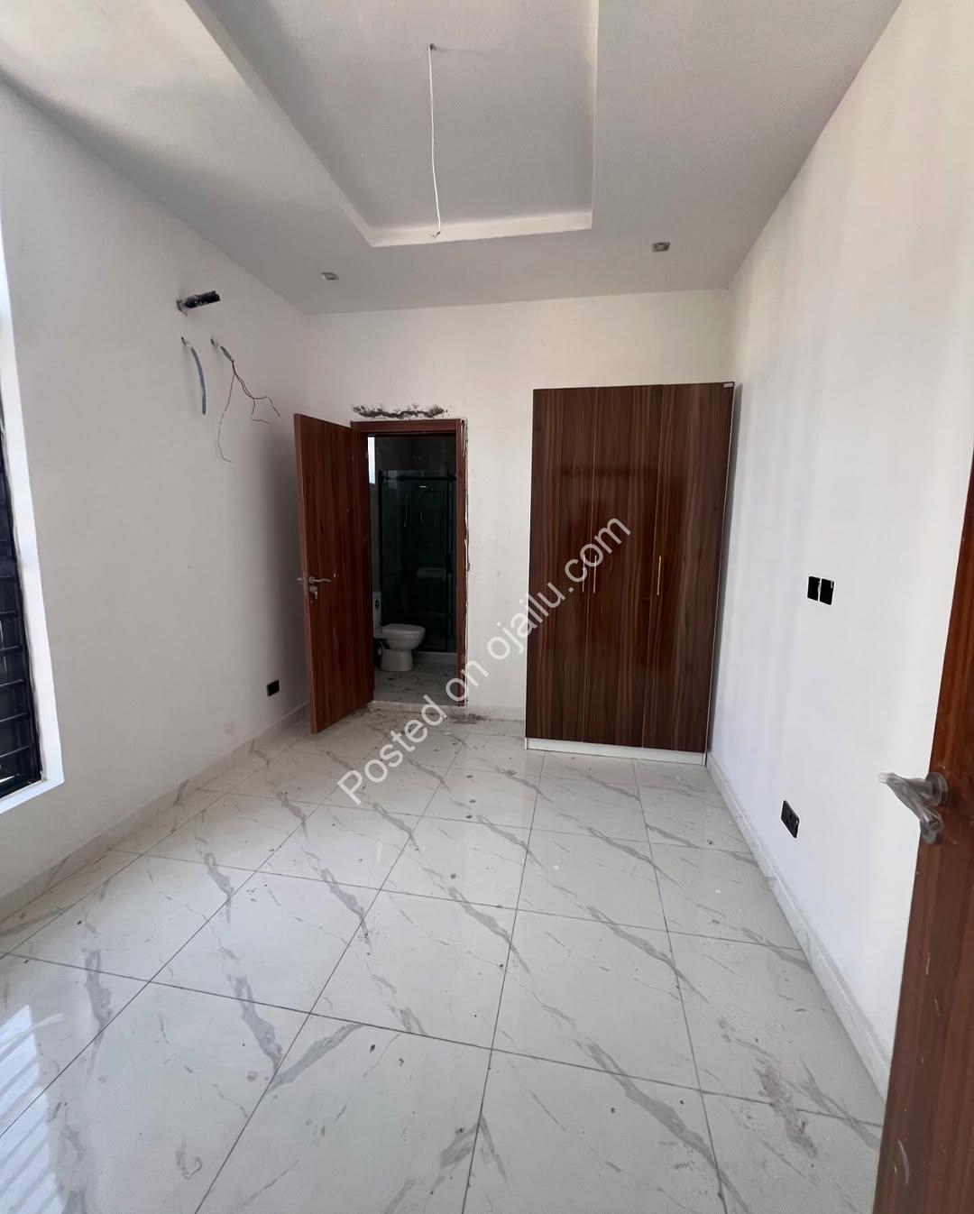 Spacious 4-Bedroom Haven in Prime Lekki