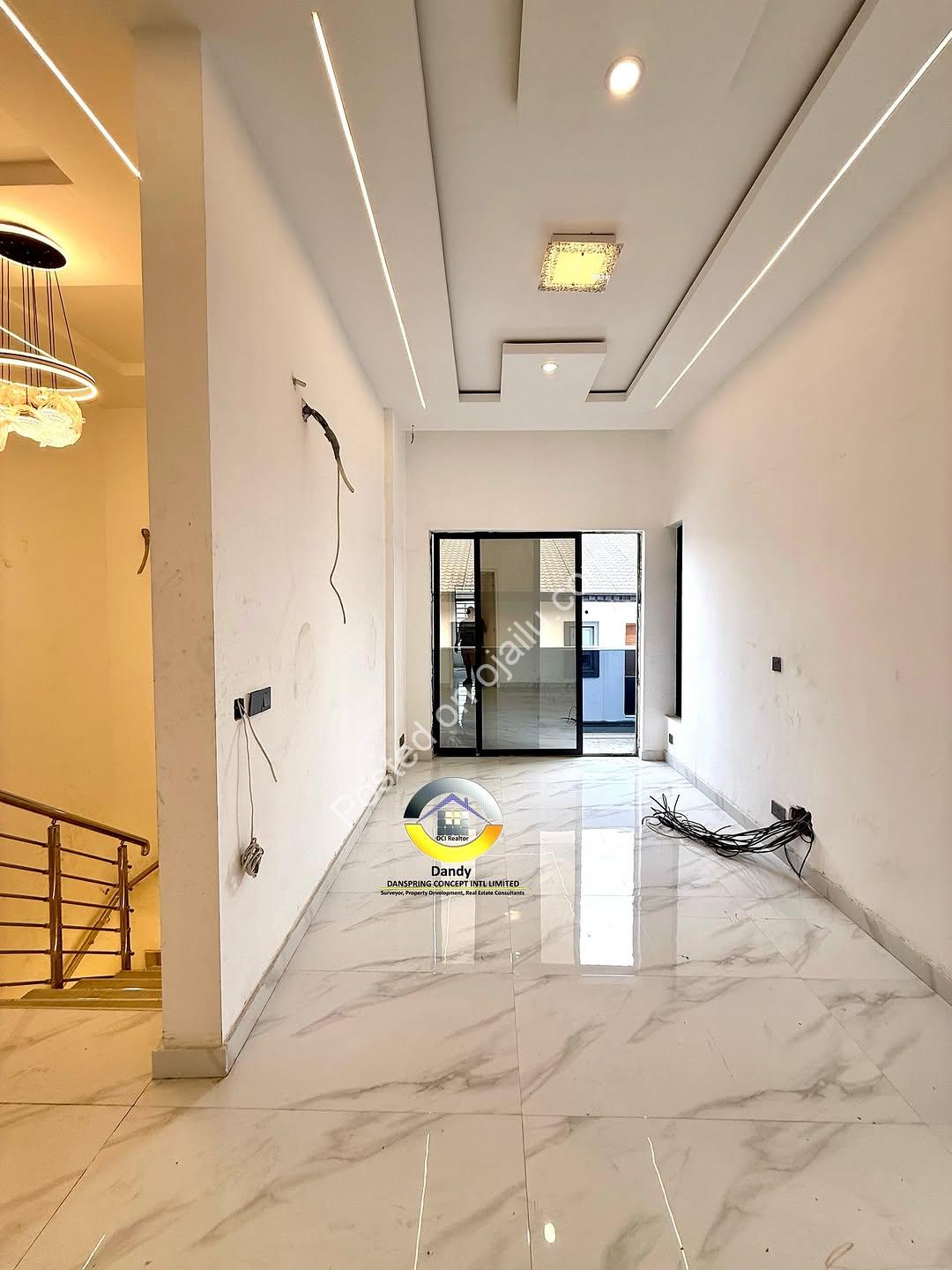 Elegant 4-Bedroom Duplex with BQ in Prime Chevron