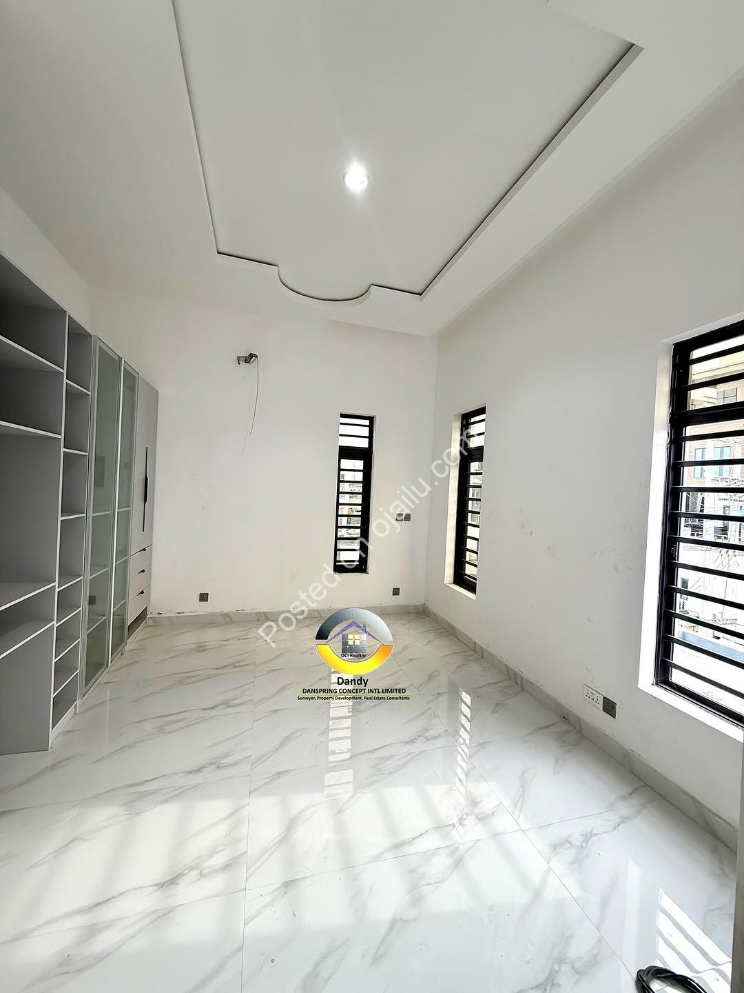 Elegant 4-Bedroom Duplex with BQ in Prime Chevron