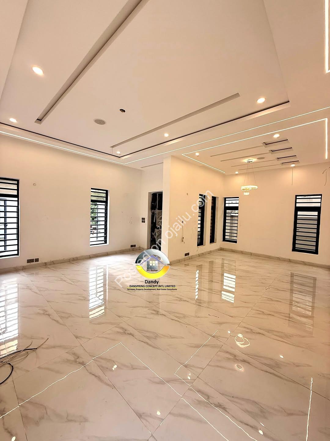 Elegant 4-Bedroom Duplex with BQ in Prime Chevron