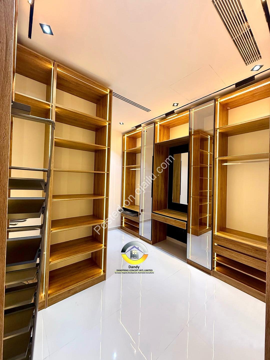 Dream Home in Lekki: Smart 5-Bed Duplex with Pool & Rooftop