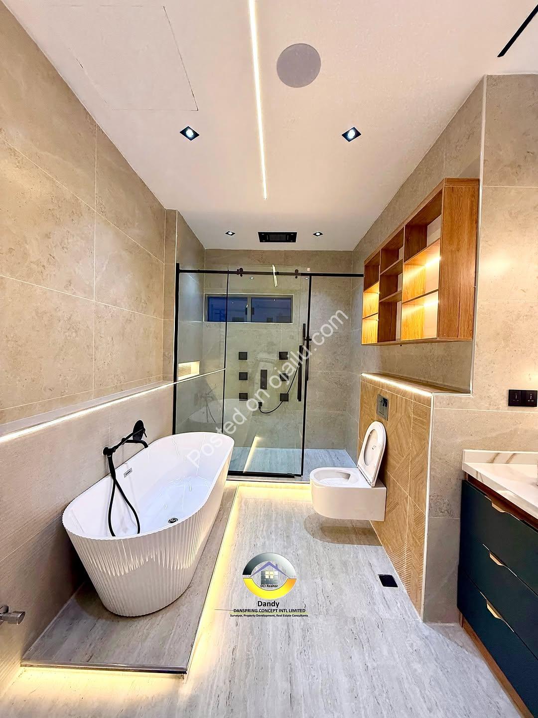 Dream Home in Lekki: Smart 5-Bed Duplex with Pool & Rooftop