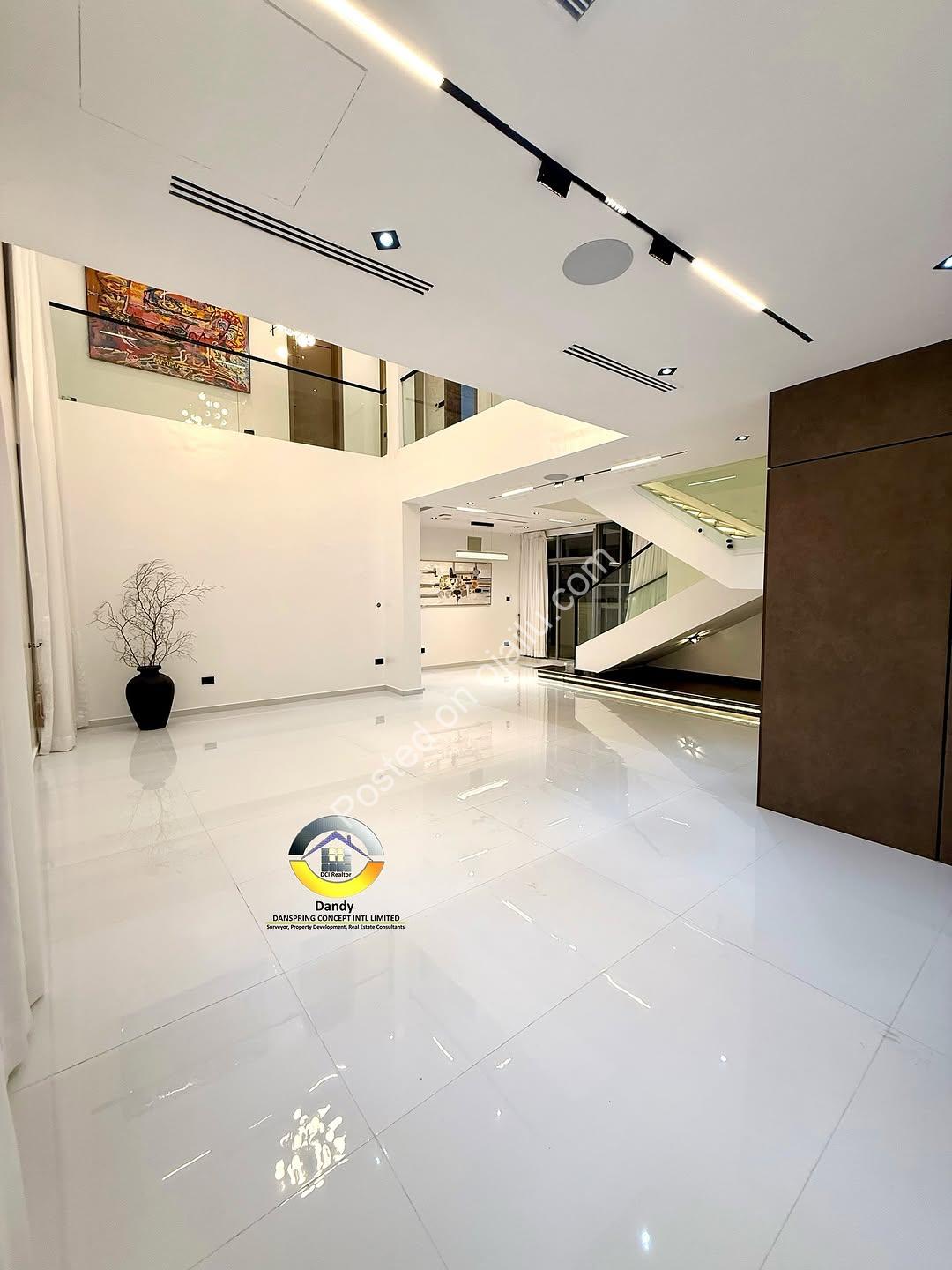 Dream Home in Lekki: Smart 5-Bed Duplex with Pool & Rooftop