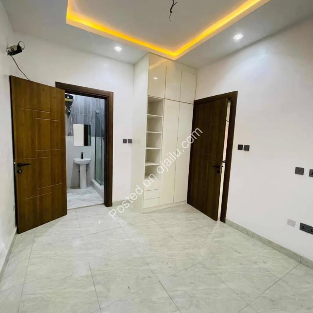 Chevron Lekki 4-Bed Terrace Duplex | Premium Finishes