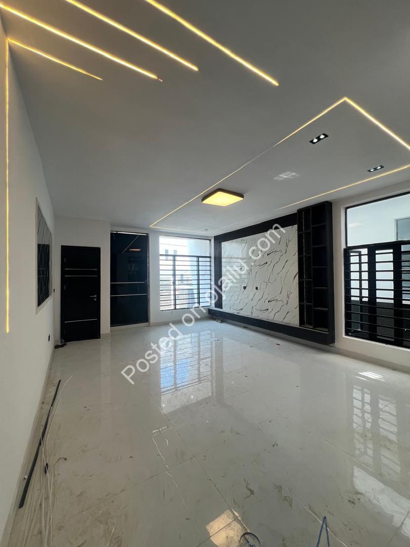 Lagos Luxury: 4-Bed Ensuite Duplex in Prime Lekki