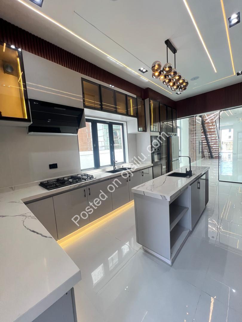 Lagos Luxury: 5-Bed Duplex with Resort-Style Pool