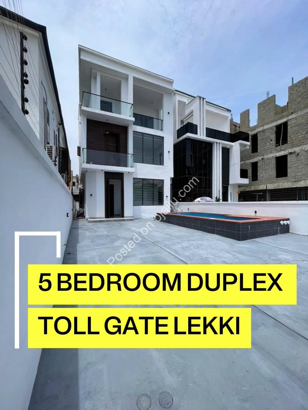 Grand 5-Bed Duplex with Pool & Cinema in Lekki