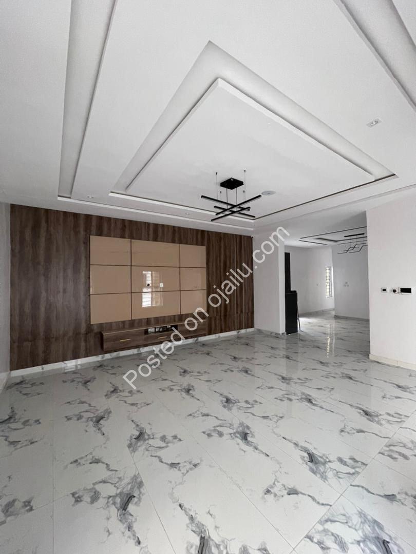 Exclusive 5-Bedroom Duplex with Cinema & Pool in Lekki