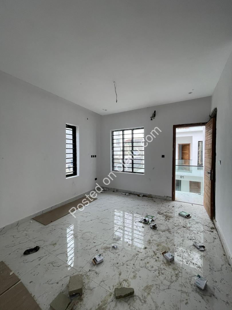 Lekki’s Finest 4-Bed Terrace Duplex