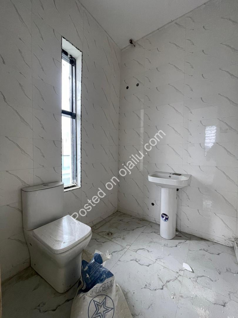 Lekki’s Finest 4-Bed Terrace Duplex