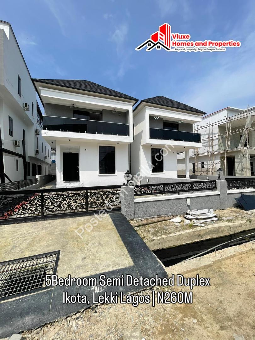 Stunning 5-Bed Dulex with Pool in Lekki