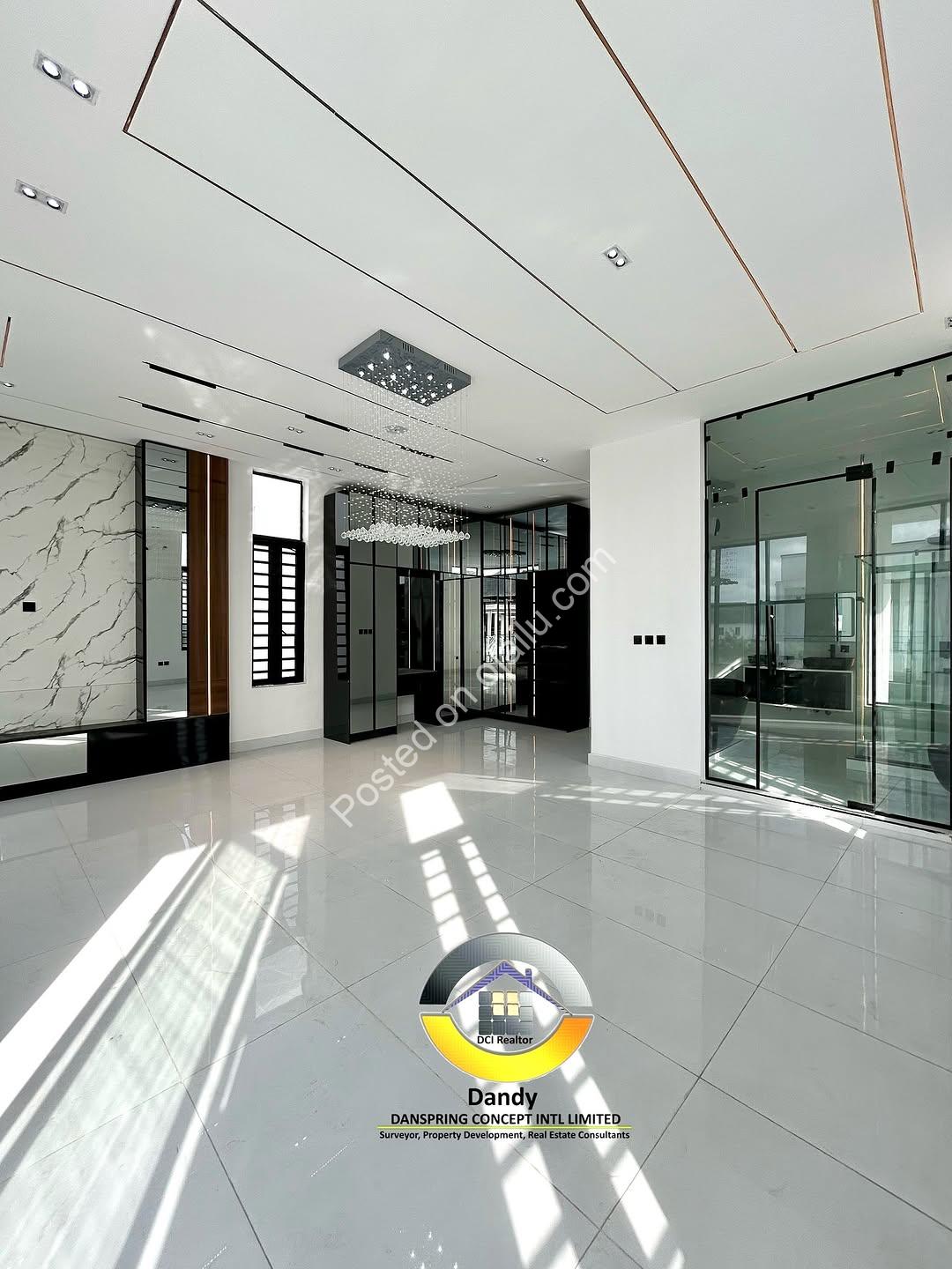 Lekki’s New 5-Bed Masterpiece with Resort-Style Pool