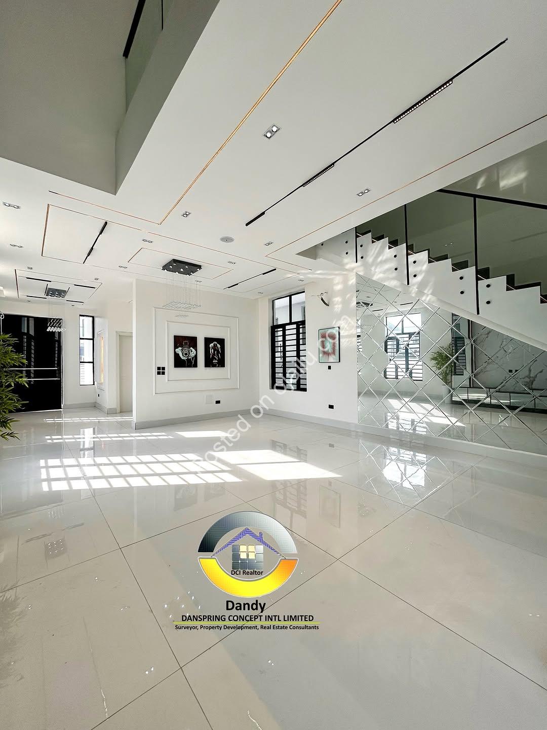 Lekki’s New 5-Bed Masterpiece with Resort-Style Pool