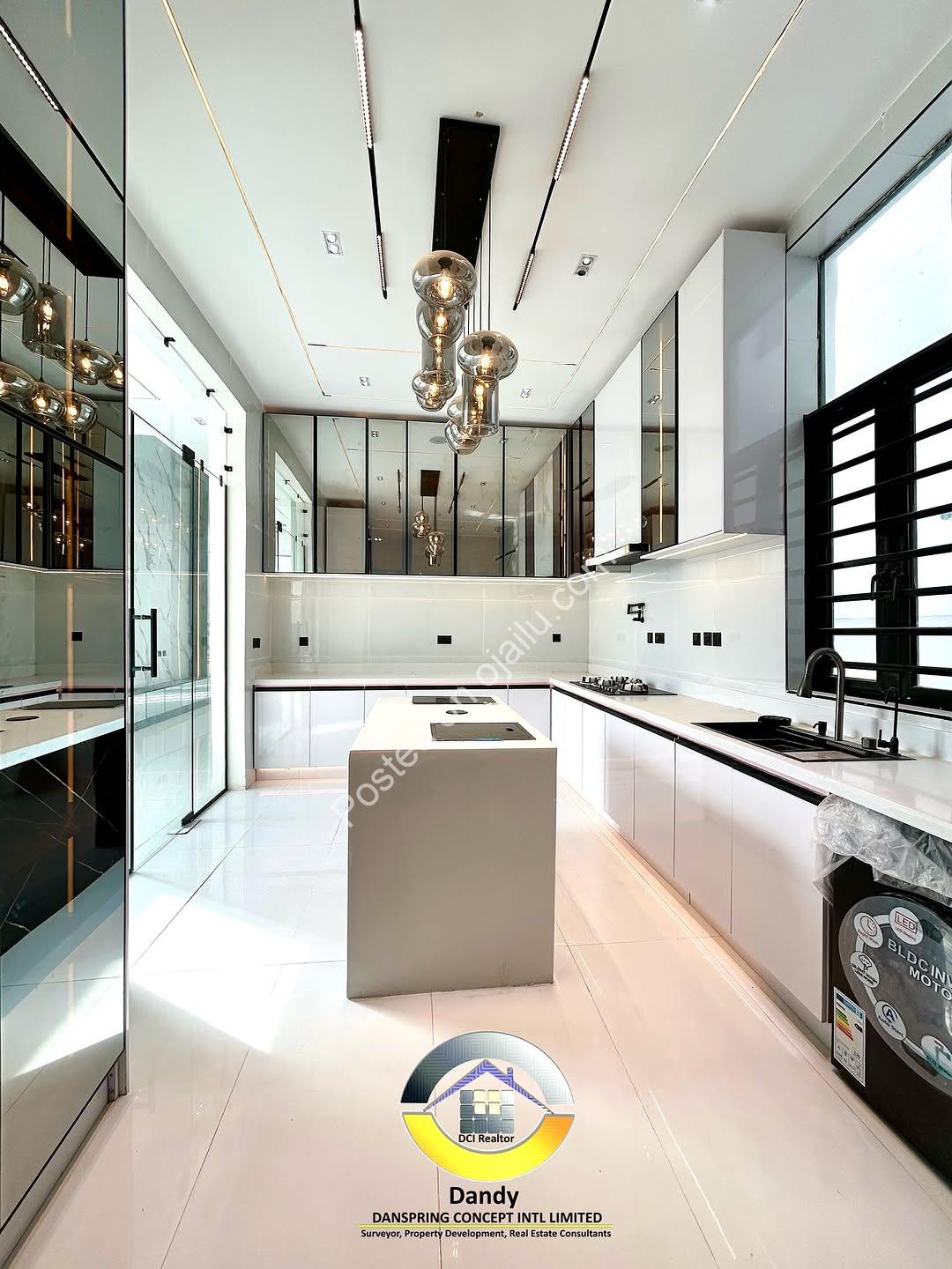 Lekki’s New 5-Bed Masterpiece with Resort-Style Pool