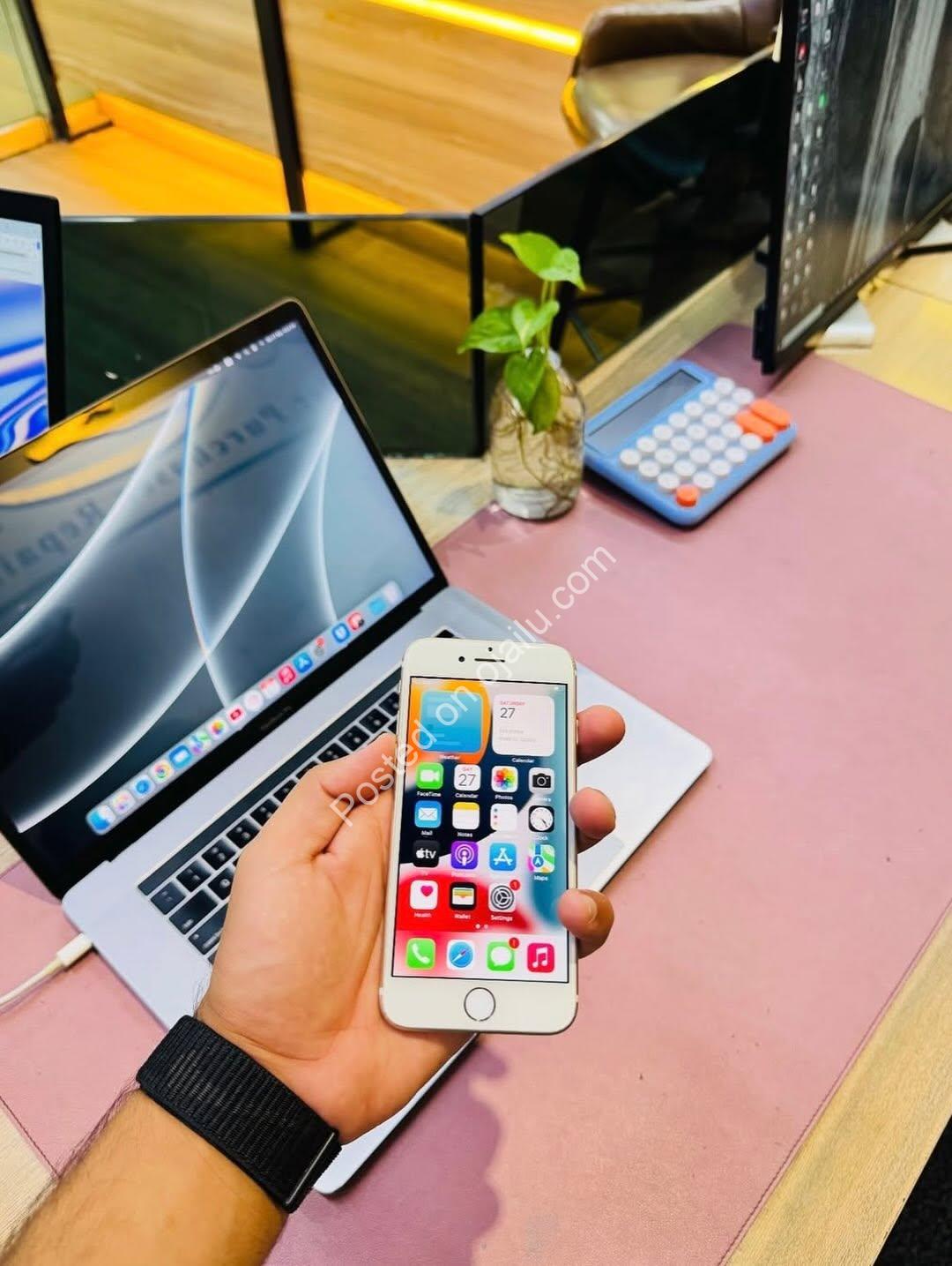 Unlock Premium Power: iPhone 7 256GB, 94% Battery, Like New!