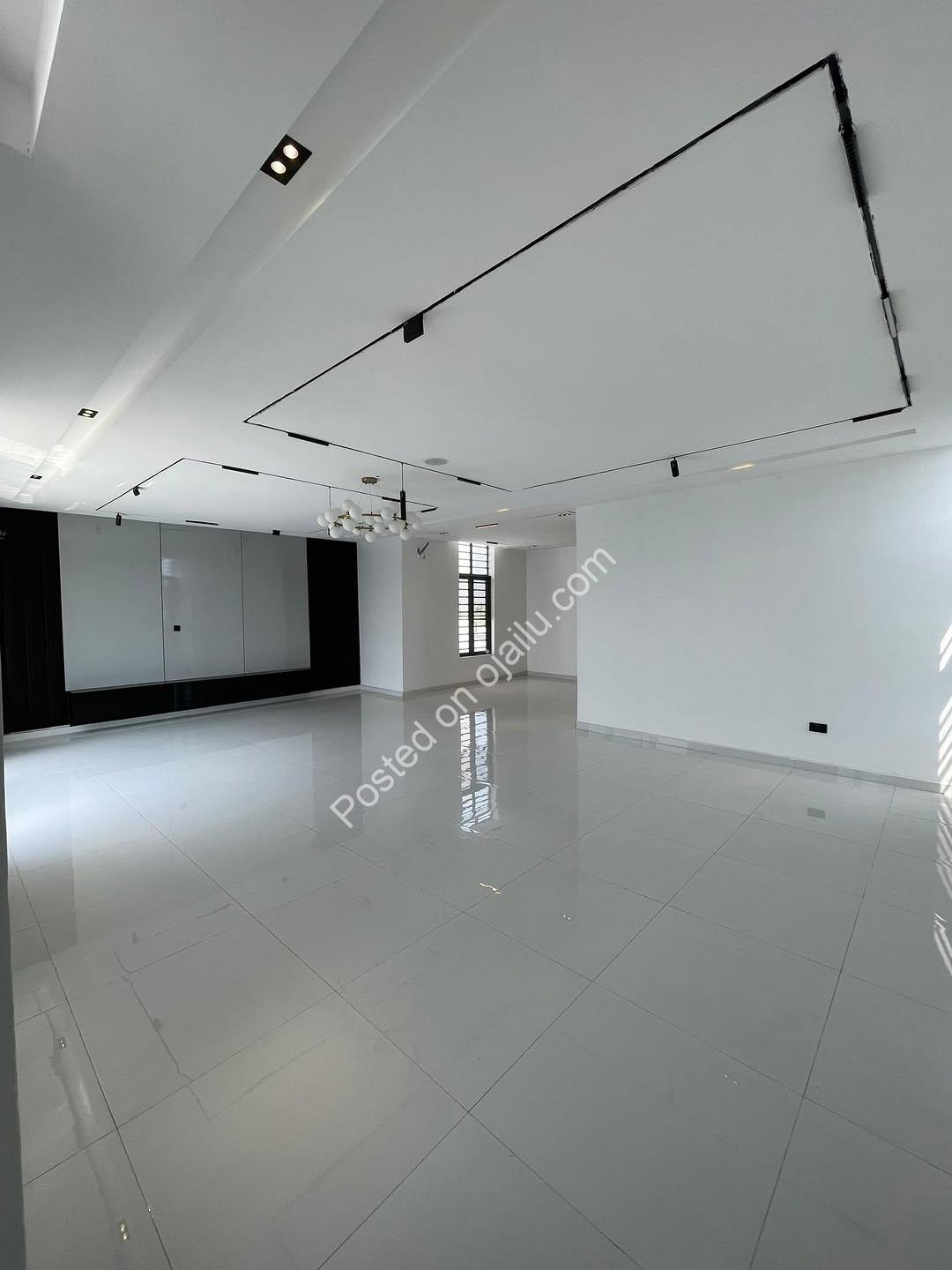 5-Bedroom Masterpiece: Your Private Resort in Lekki