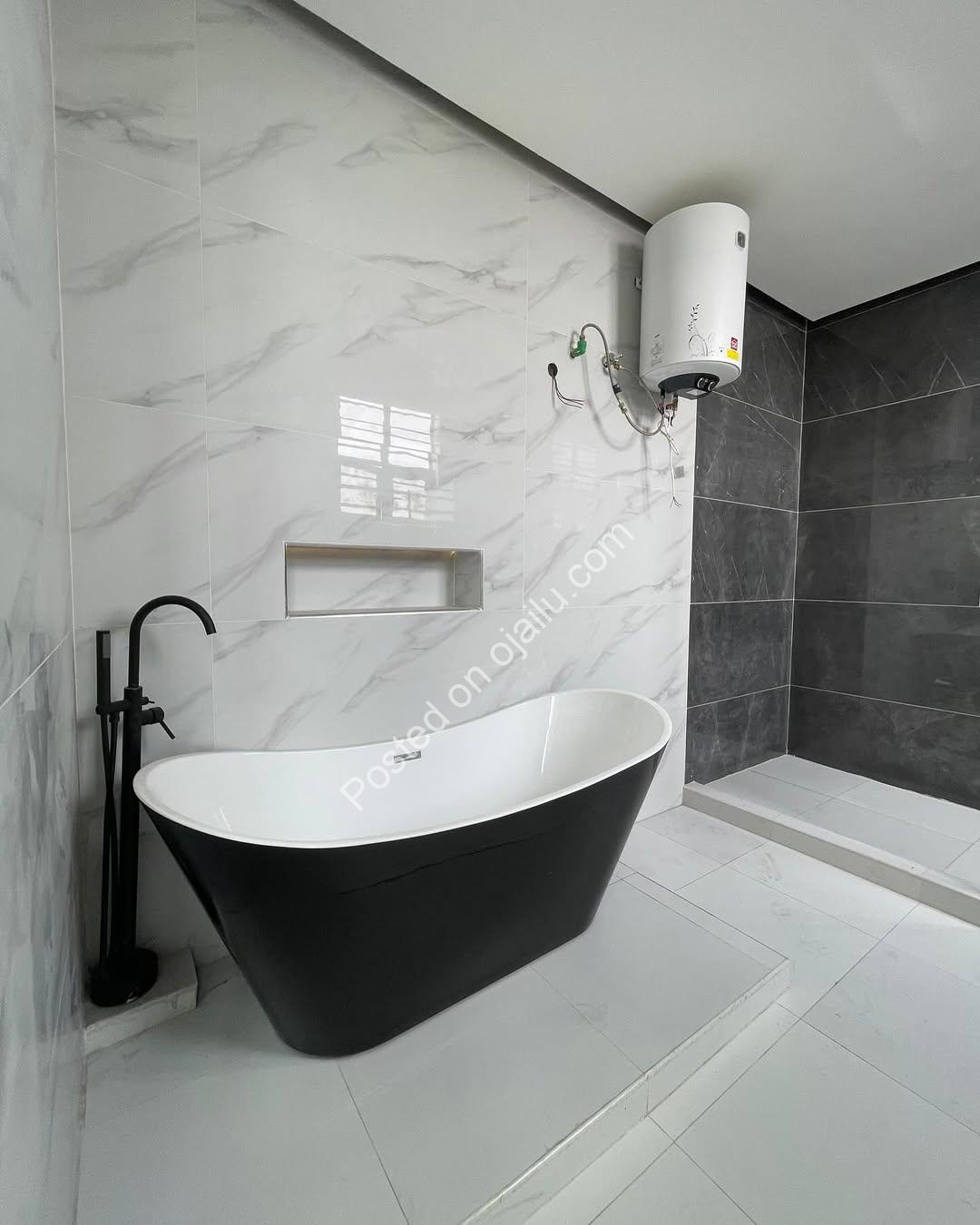 Exquisite 5-Bedroom Smart Home with Pool & Cinema in Chevron