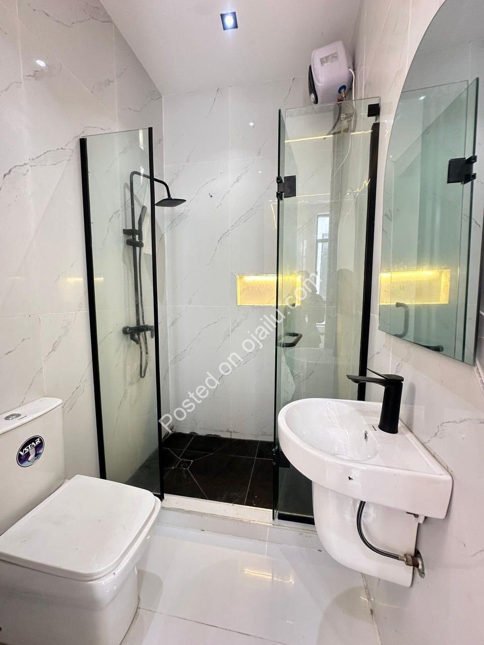 Spacious 5-Bed Duplex with BQ in Prime Lekki