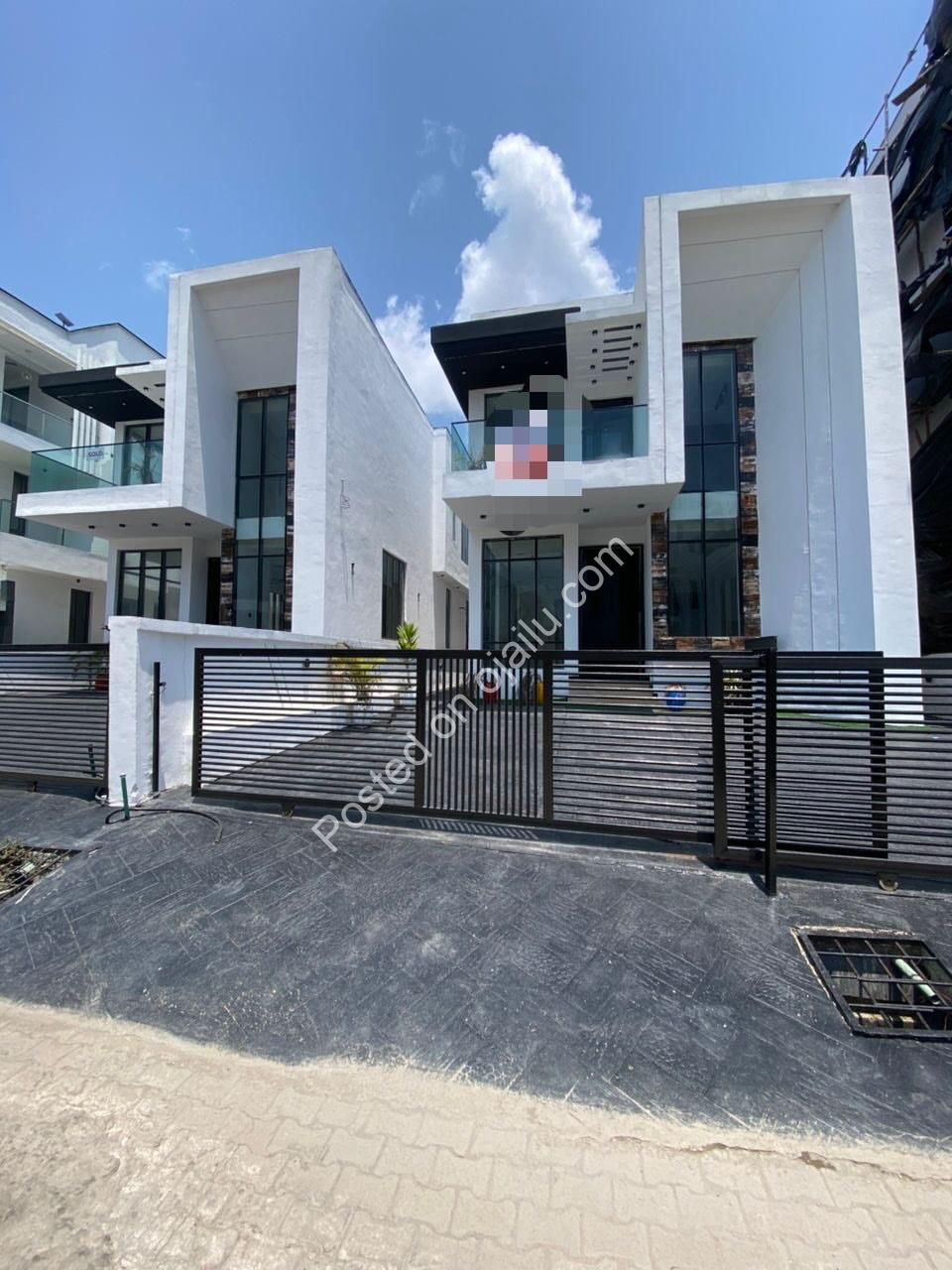 Lagos Luxury Haven: 5-Bed Pool Villa, BQ