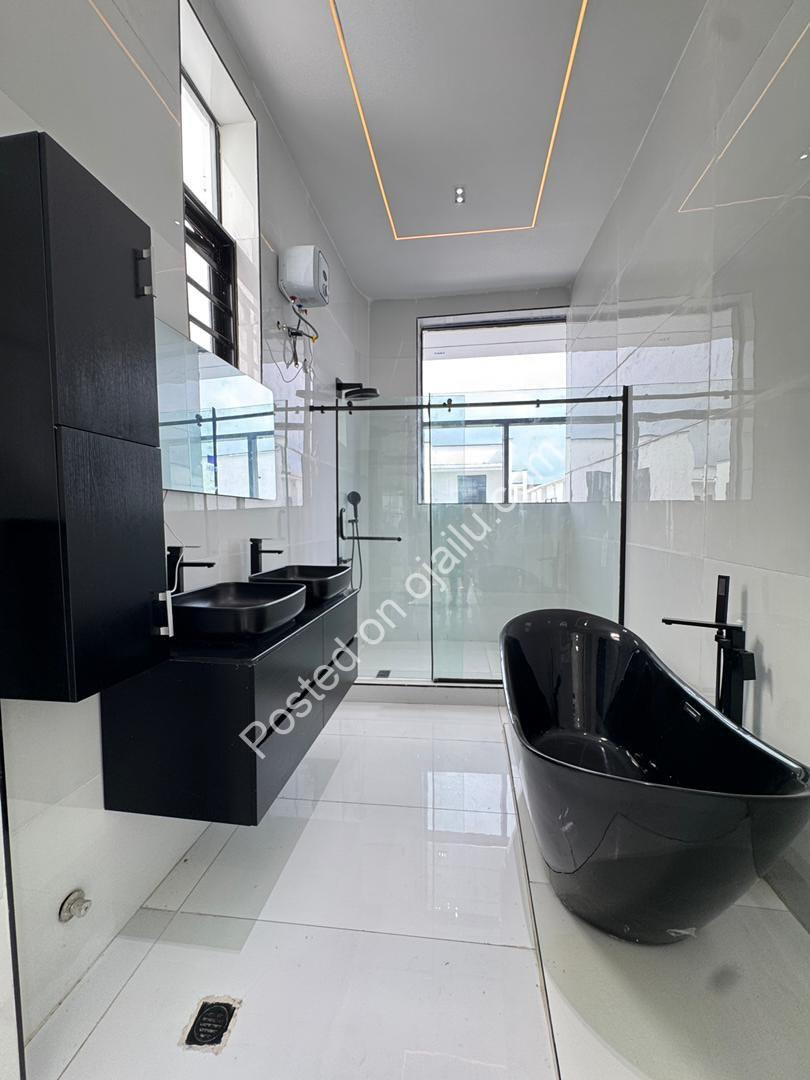 Lekki’s Ultimate 5-Bedroom Estate with Resort-Style Pool