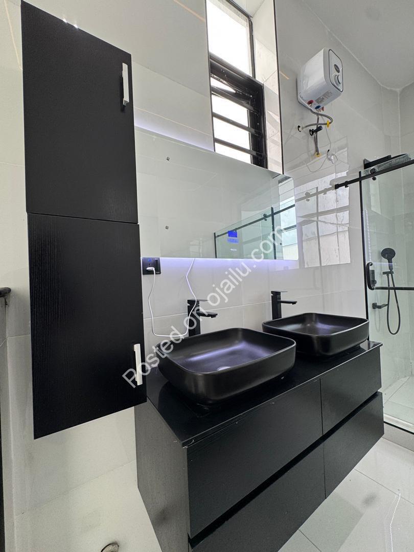 Lekki’s Ultimate 5-Bedroom Estate with Resort-Style Pool