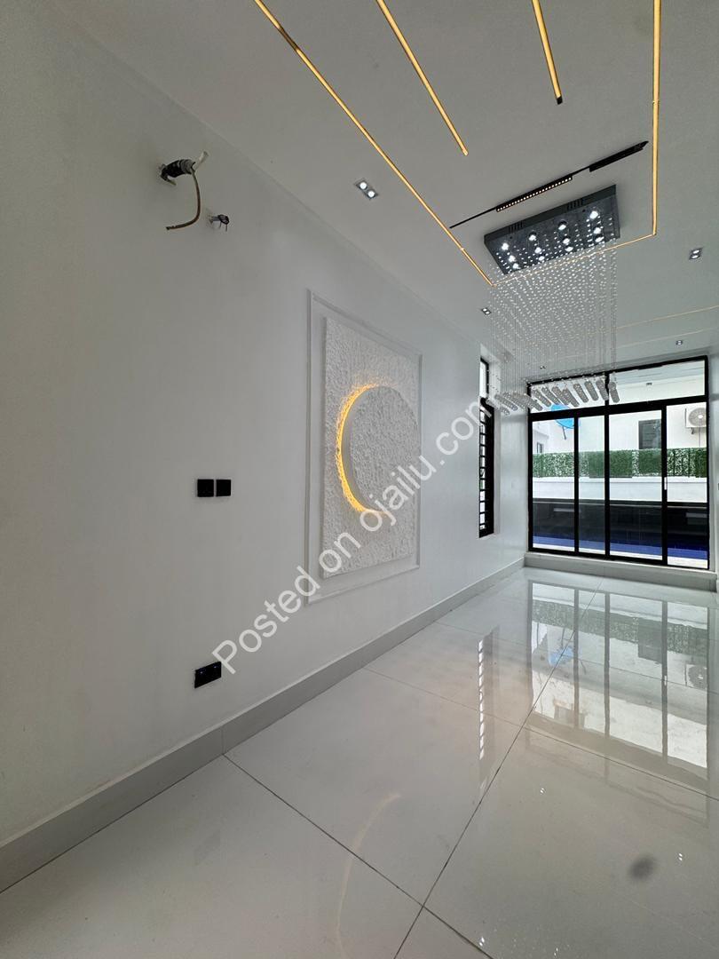 Lekki’s Ultimate 5-Bedroom Estate with Resort-Style Pool