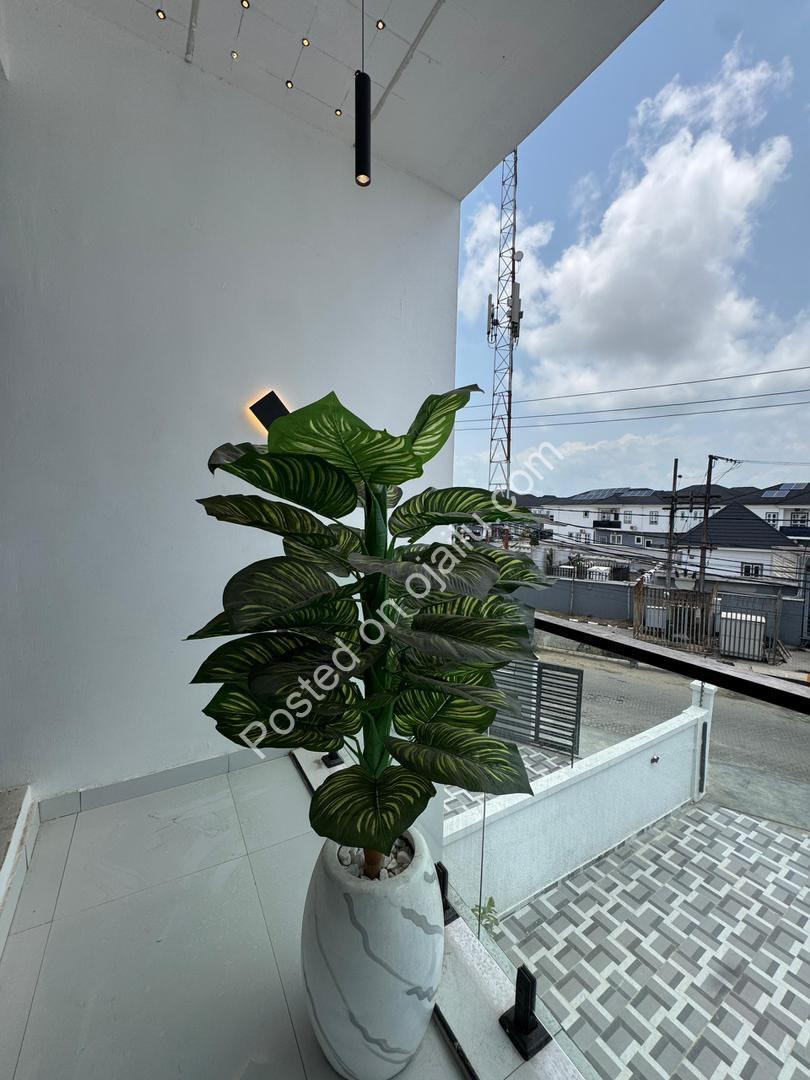 Exclusive 5-Bed Dulex with Private Pool in Lekki