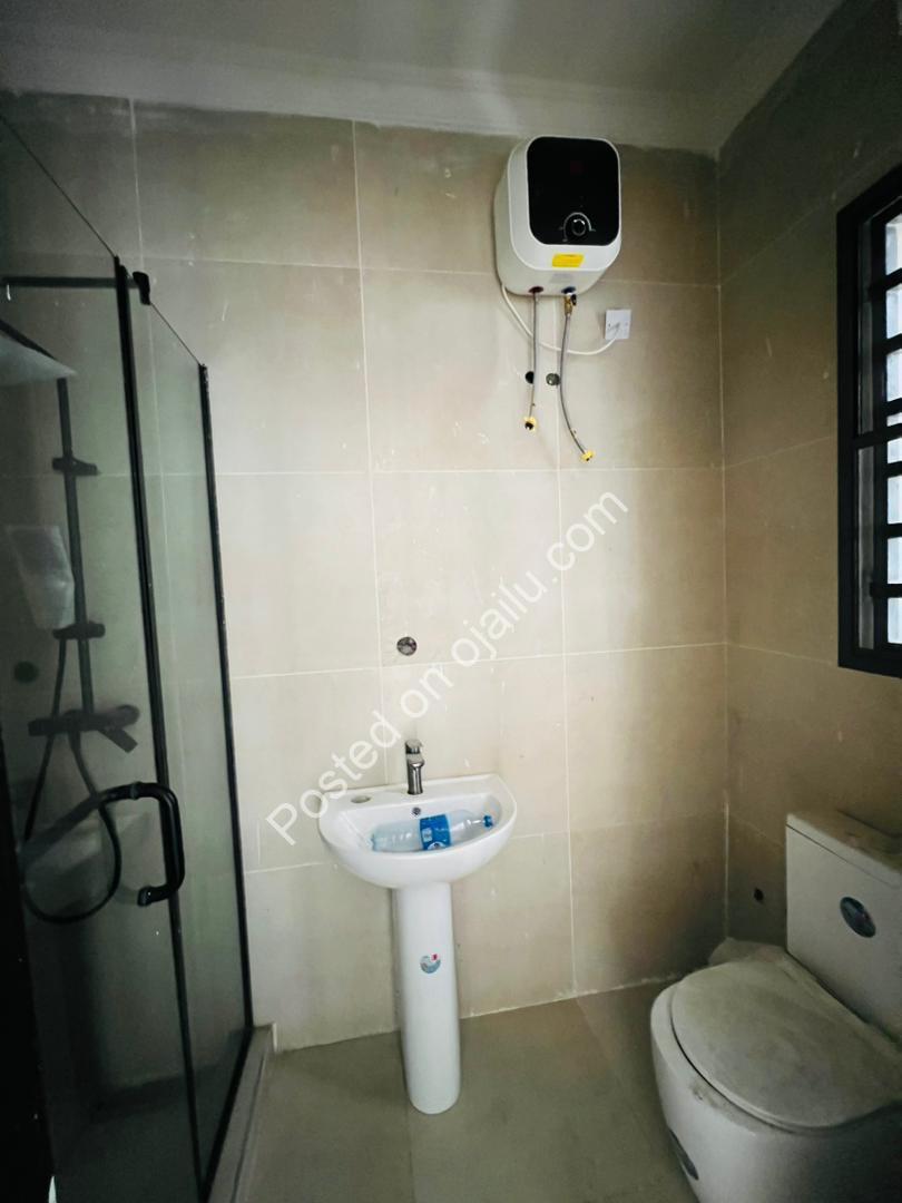 Lekki’s Ultimate 4-Bed Cinema & Elevator Haven