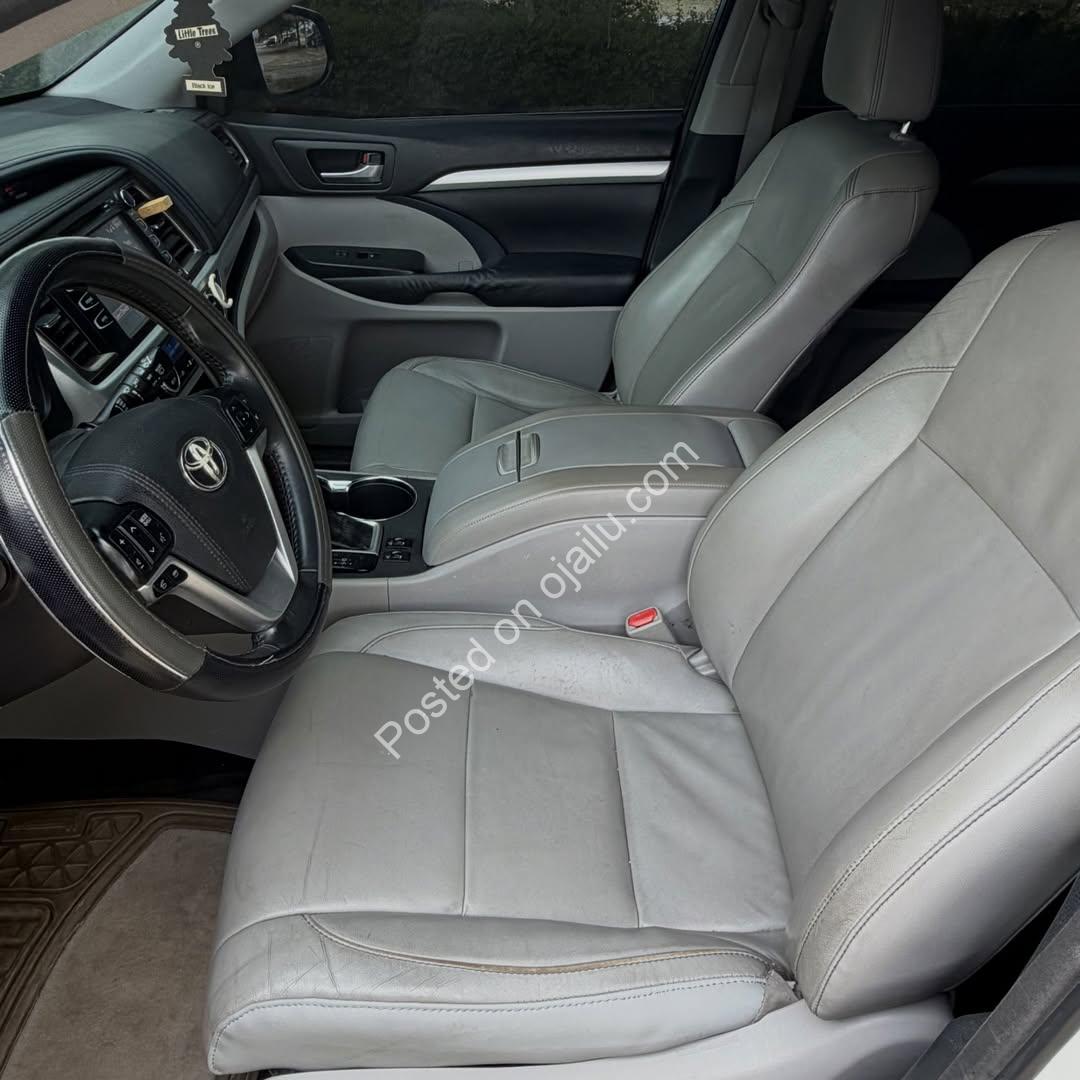 Unbeatable 2015 Highlander XLE: Sunroof, BSM, Lane Assist