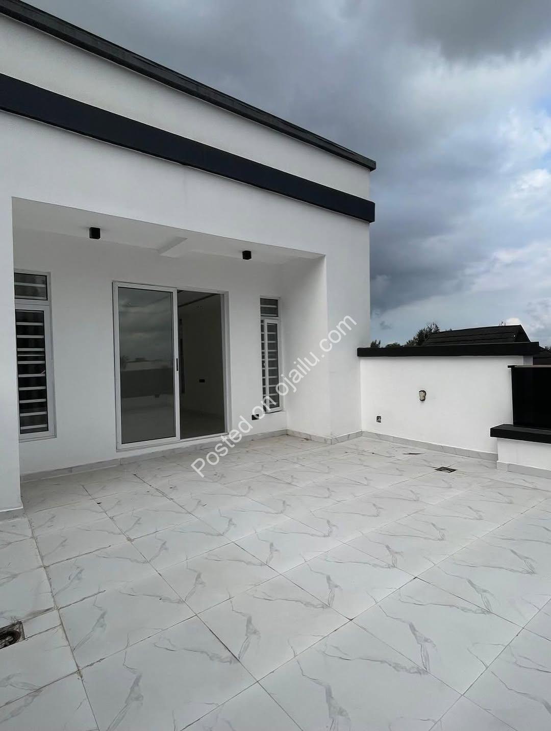 Lekki’s Ultimate Smart Home with Pool & Rooftop