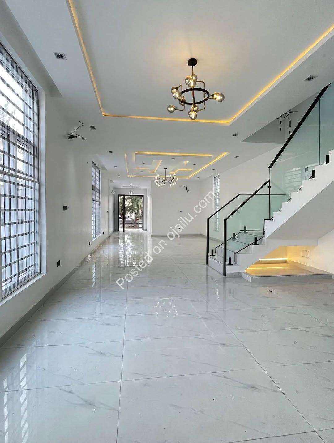 Lekki’s Ultimate Smart Home with Pool & Rooftop