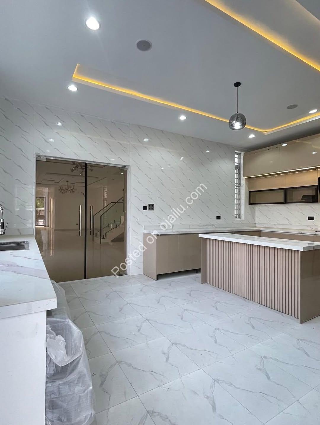 Lekki’s Ultimate Smart Home with Pool & Rooftop