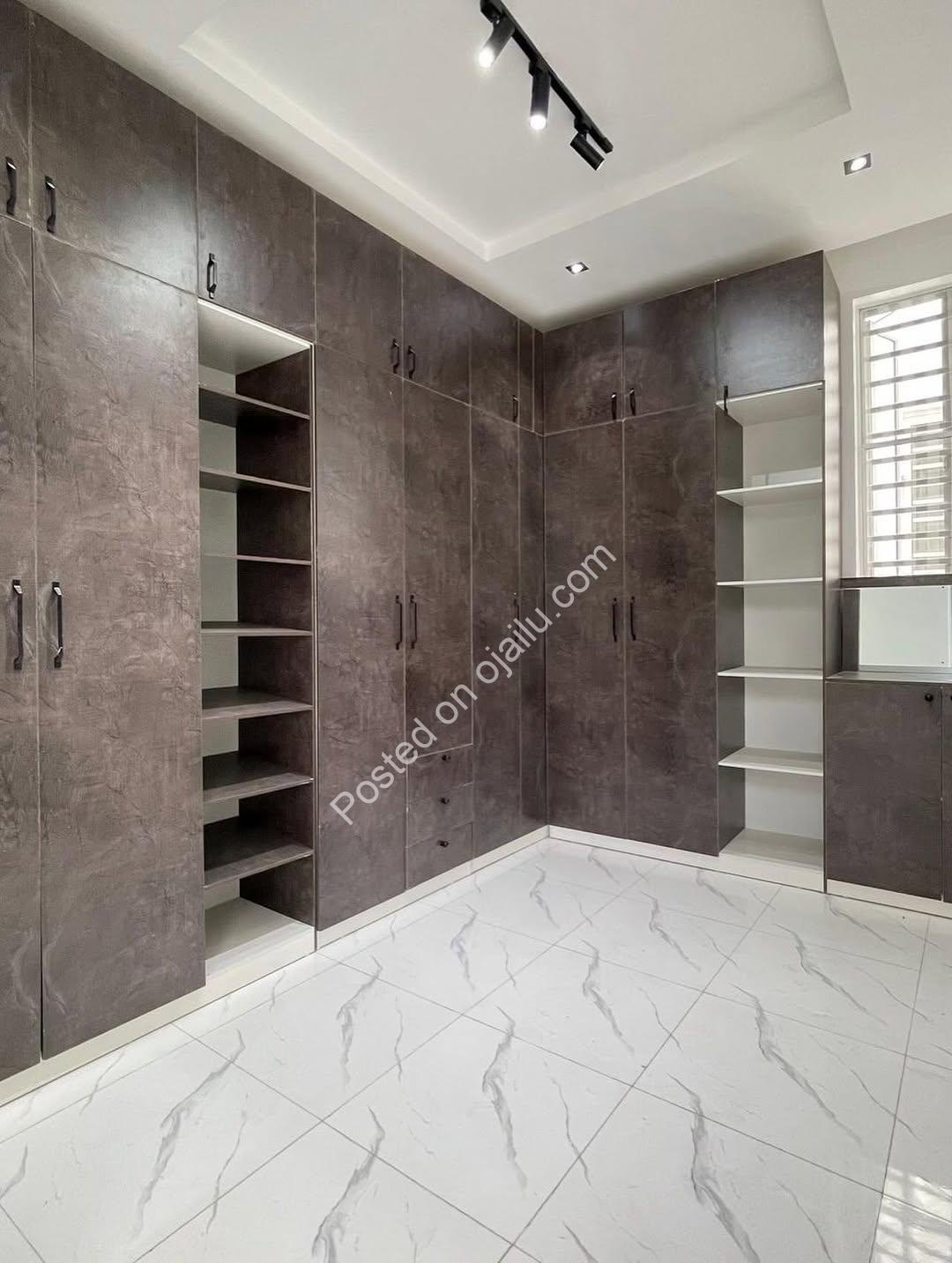 Lekki’s Ultimate Smart Home with Pool & Rooftop