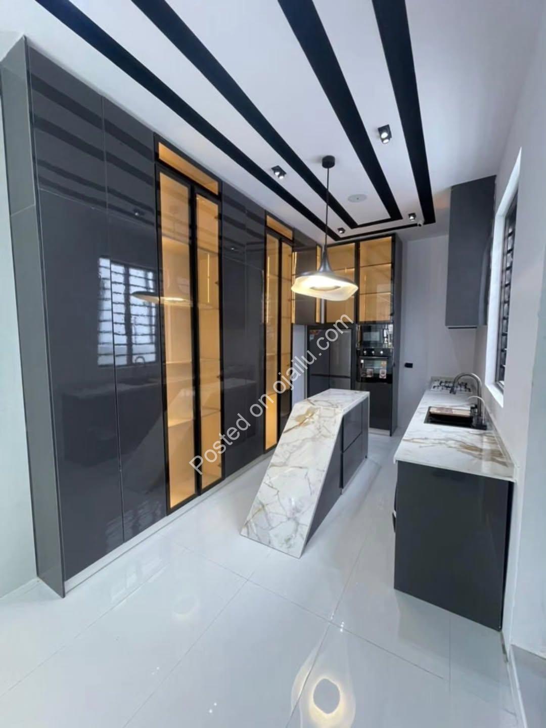 5-Bedroom Oasis with Pool & BQ in Prime Lekki