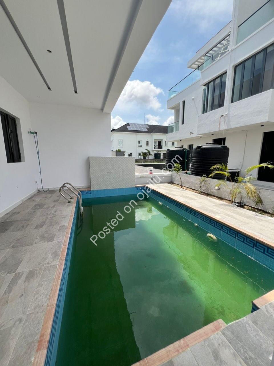 Spacious 5-Bed Duplex with Pool & Gym in Ikate